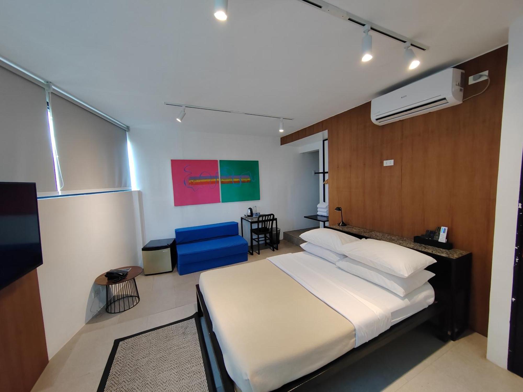 Gomez House 3*
